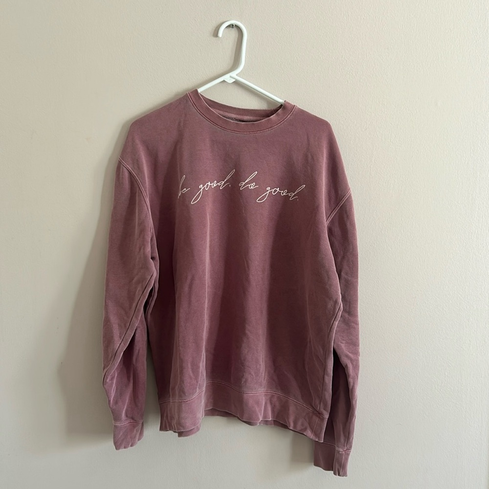 Women’s crewneck sweatshirt